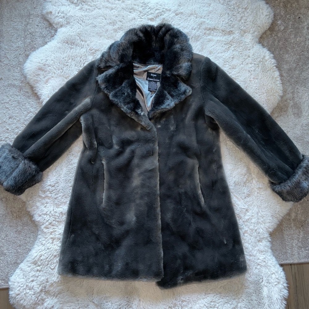 Dennis Basso Gray plush faux fur coat with pockets